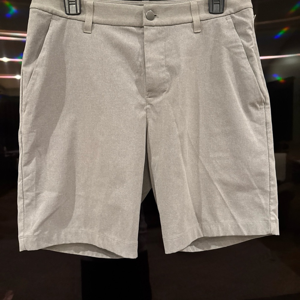 Lululemon Men's Light Gray Flat Front Shorts size 30